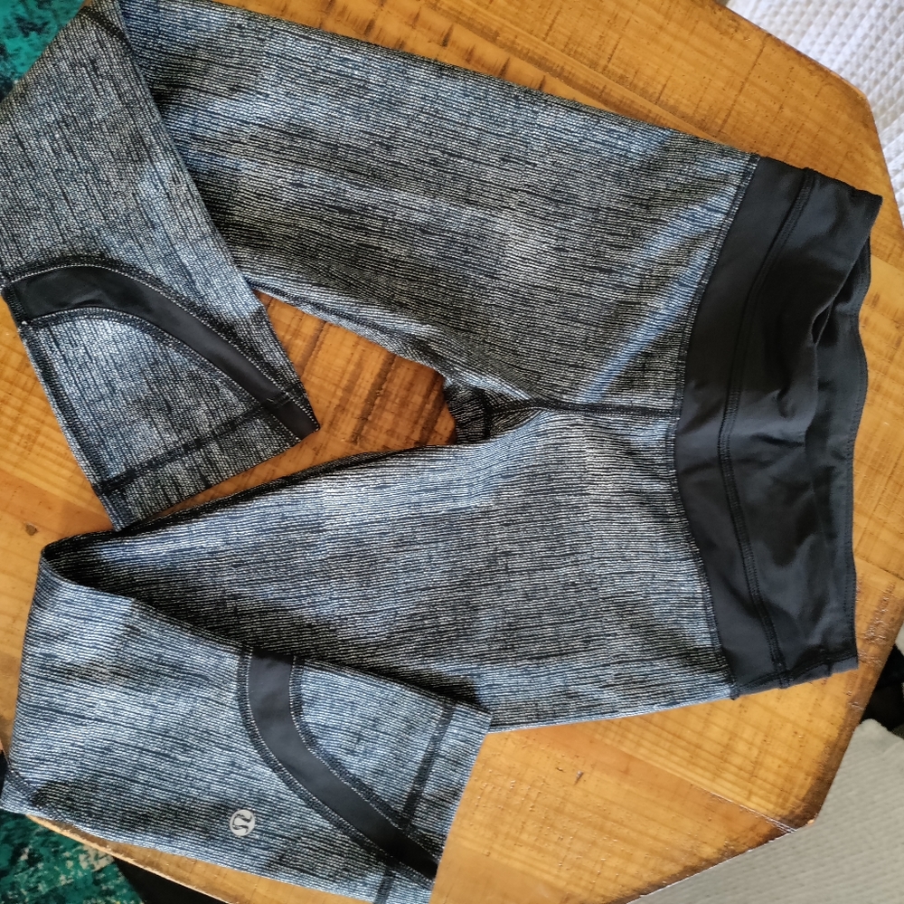 Lululemon crop yoga pant